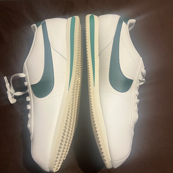 COPY - White and Green Sneakers Nike Cortez Gorge Green Women 16.5 - Picture 3 of 9